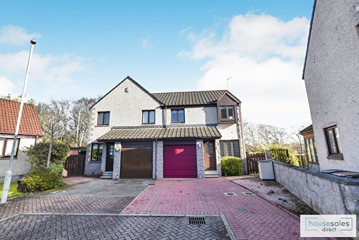 3 Bedroom Semi-Detached House For Sale In Callum Crescent Kingswells, Aberdeen, AB15