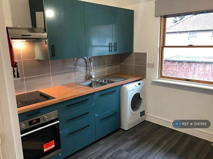 2 Bedroom Flat To Rent In Nowel Road, London, SW13