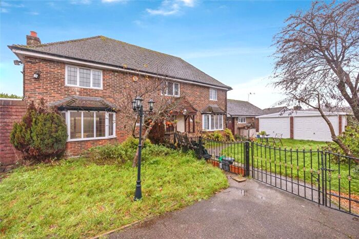 6 Bedroom Detached House For Sale In Durley Avenue, Waterlooville, Hampshire, PO8