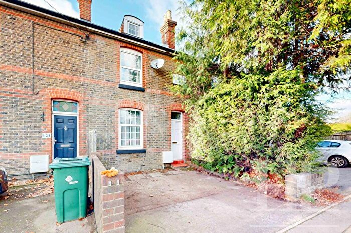 2 Bedroom Terraced House To Rent In London Road, RH10