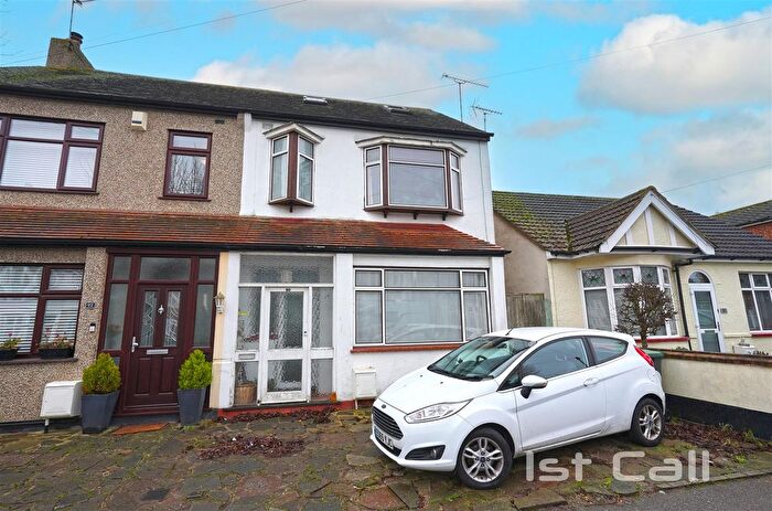 4 Bedroom Semi Detached House For Sale In Trinity Road, Southend-On-Sea, SS2