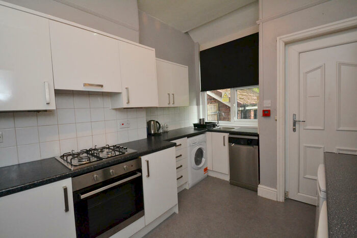 6 Bedroom Semi-Detached House To Rent In Birchfields Road, Fallowfield, Manchester, M13