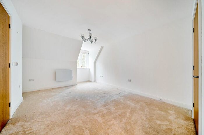 2 Bedroom Retirement Property For Sale In Westhall Road, Langton House, CR6