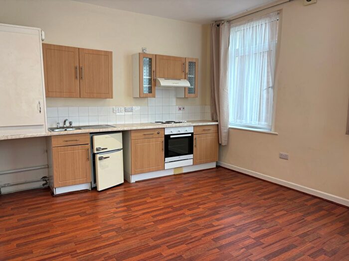 1 Bedroom Flat To Rent In Somerset Place, Teignmouth, TQ14
