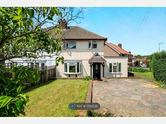 3 Bedroom Semi-Detached House To Rent In Wickenden Road, Sevenoaks, TN13