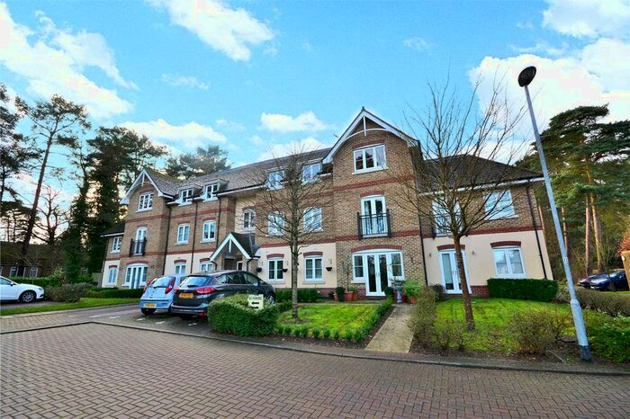 2 Bedroom Flat To Rent In Aston Grange, Ralphs Ride, Bracknell, Berkshire RG12