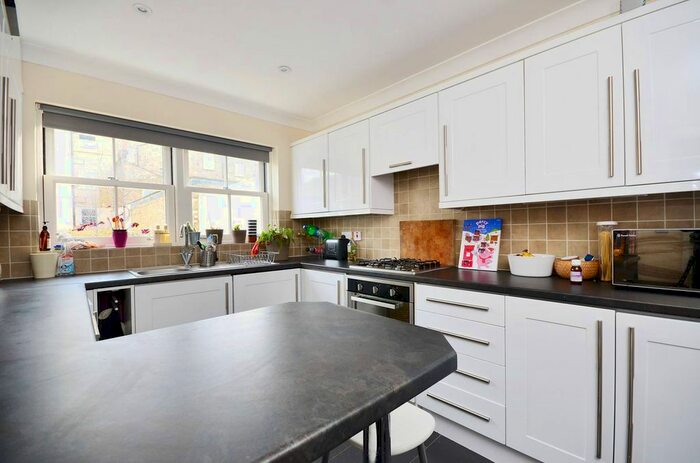 3 Bedroom Property To Rent In Bass Mews, East Dulwich, SE22
