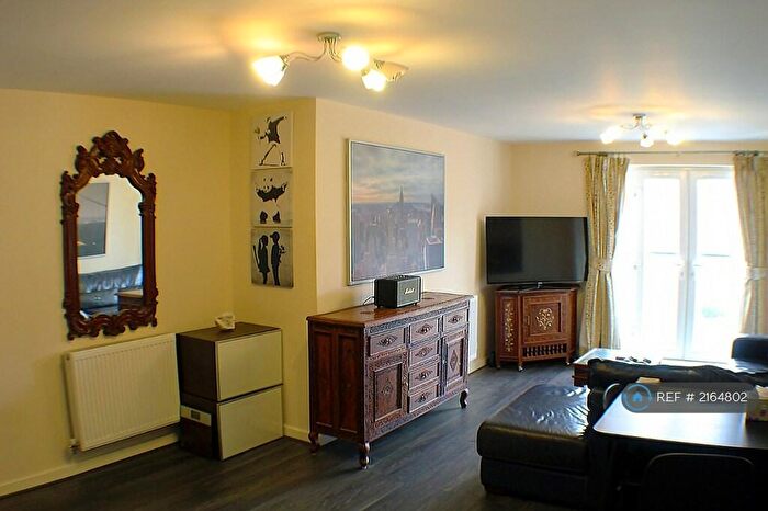 2 Bedroom Flat To Rent In Pavilion Close, Leicester, LE2