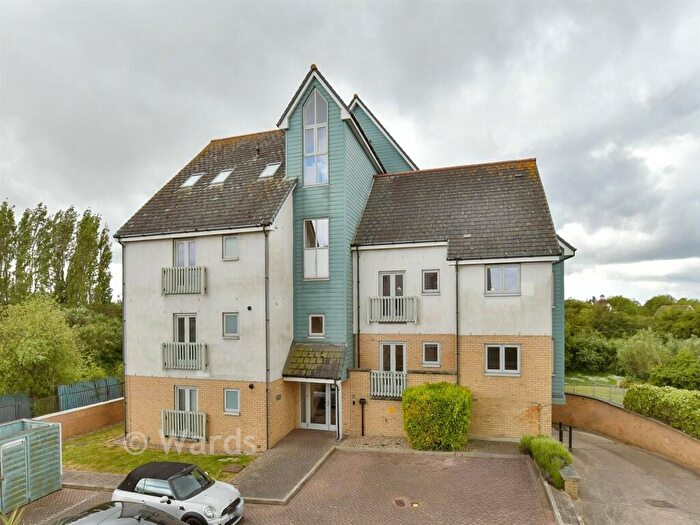 2 Bedroom Apartment For Sale In Phalarope Way, St. Mary's Island, Kent, ME4