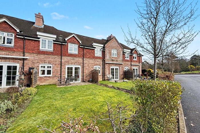 3 Bedroom Terraced House For Sale In St Ives, BH24