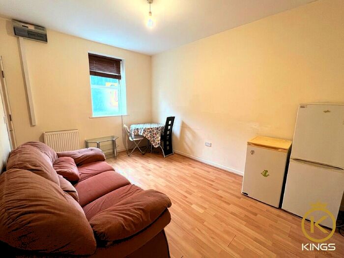 2 Bedroom Flat To Rent In St. James's Road, Southsea, PO5