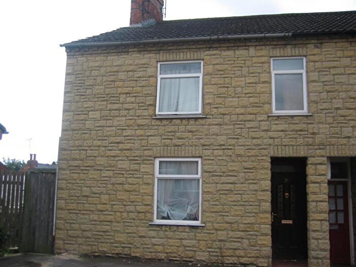 3 Bedroom Terraced House To Rent In Crabb Street, Rushden, Northants, NN10