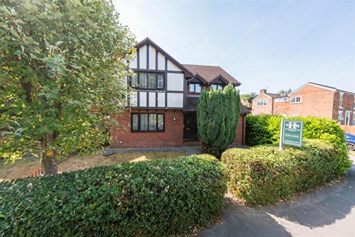 4 Bedroom Detached House For Sale In Beach Road, Hartford, Northwich, CW8