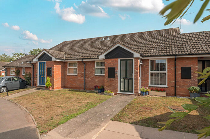 2 Bedroom Bungalow For Sale In Shephard Mead, Tewkesbury, Gloucestershire, GL20