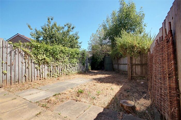 3 Bedroom End Of Terrace House To Rent In Landridge Drive, Enfield, EN1