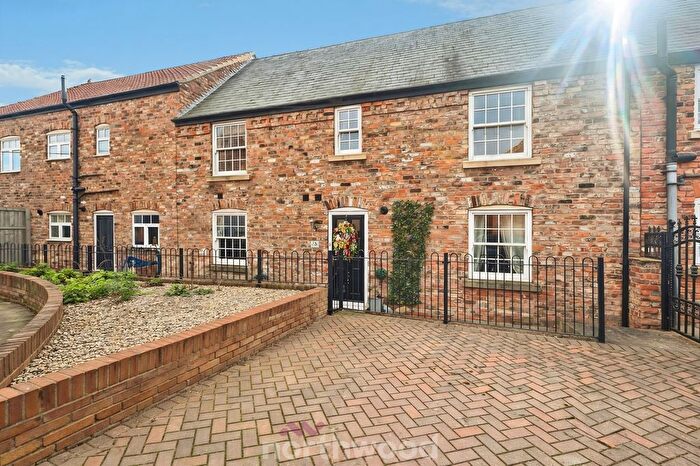 4 Bedroom Terraced House For Sale In Hennessey Court, Thorne, Doncaster, DN8