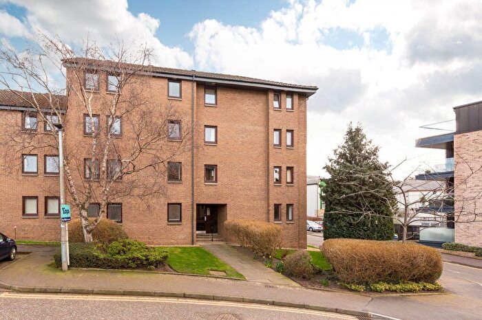 1 Bedroom Flat For Sale In / Boat Green, Edinburgh, EH3