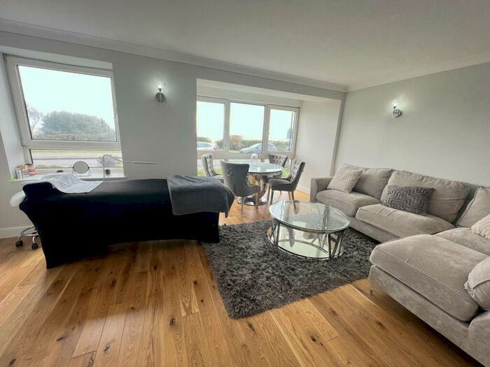 2 Bedroom Flat To Rent In Wolsey Court, Stanley Road, Felixstowe, Suffolk, IP11