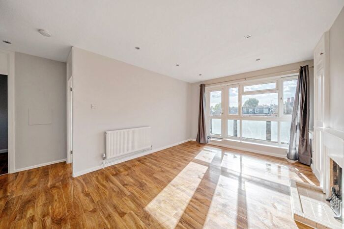 2 Bedroom Flat For Sale In Cardross Street, London, W6