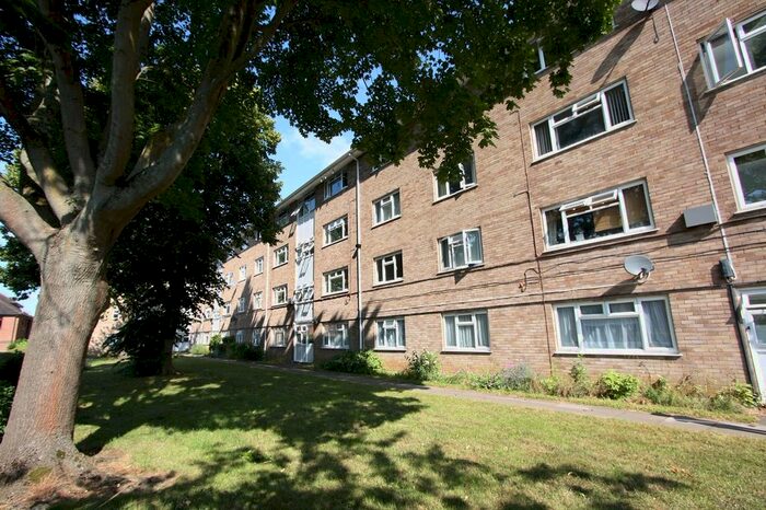 2 Bedroom Flat To Rent In New Barn Avenue, Cheltenham GL52