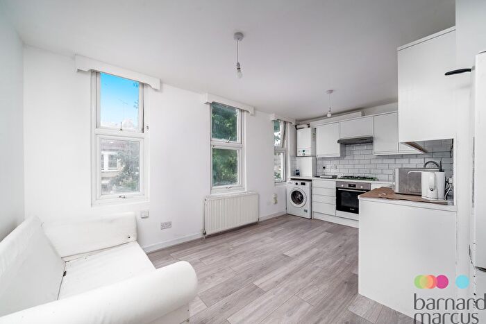 4 Bedroom Property To Rent In Russell Road, Palmers Green, N13