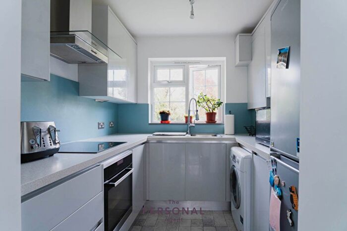 2 Bedroom Flat To Rent In Danehurst Court, Epsom, KT17