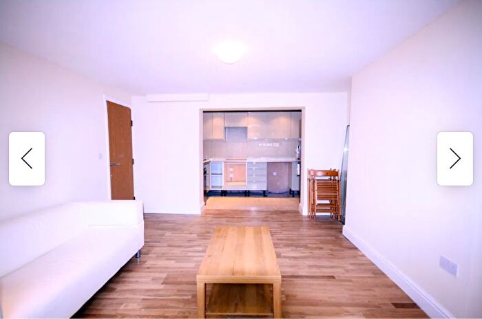 2 Bedroom Flat To Rent In Mayes Road, Wood Green, N22