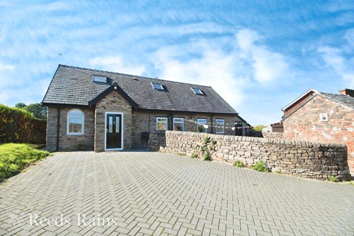 4 Bedroom Detached House To Rent In Monsall Drive, Macclesfield, Cheshire, SK11