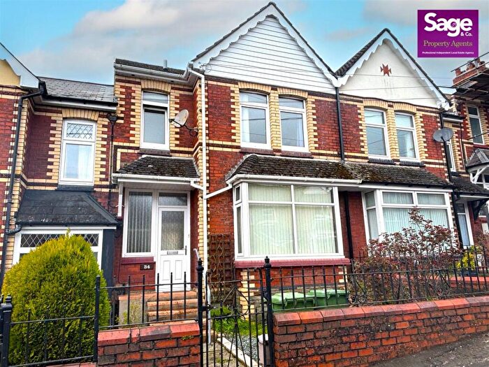 3 Bedroom Terraced House For Sale In Twmpath Road, Pontypool, NP4