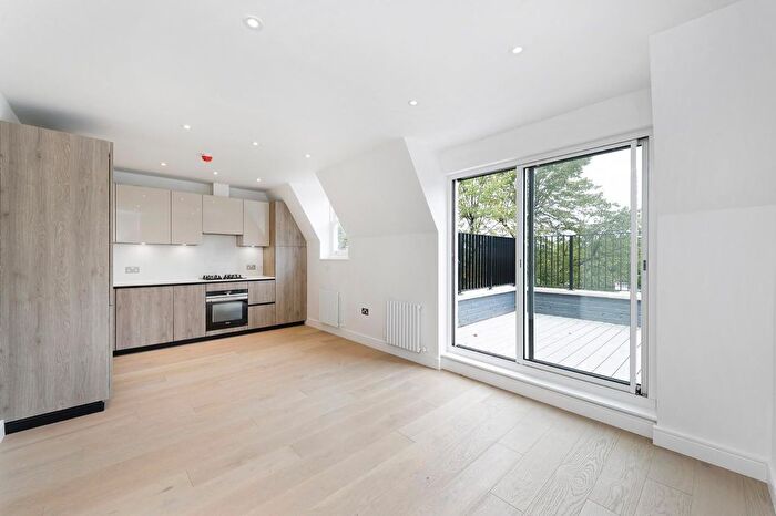 2 Bedroom Flat To Rent In Eardley Cres, Earl's Court, London, SW5