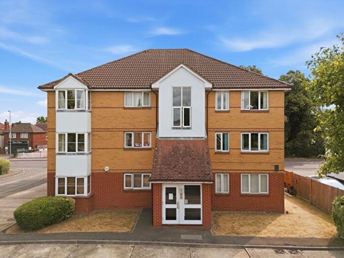 2 Bedroom Apartment For Sale In Bedford Road, Chestnut Court Bedford Road, SG5