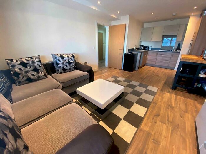 2 Bedroom Apartment To Rent In Queensmead, Farnborough, GU14