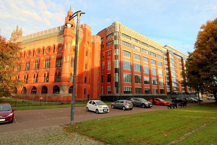 1 Bedroom Flat To Rent In Templeton Court, Glasgow, G40