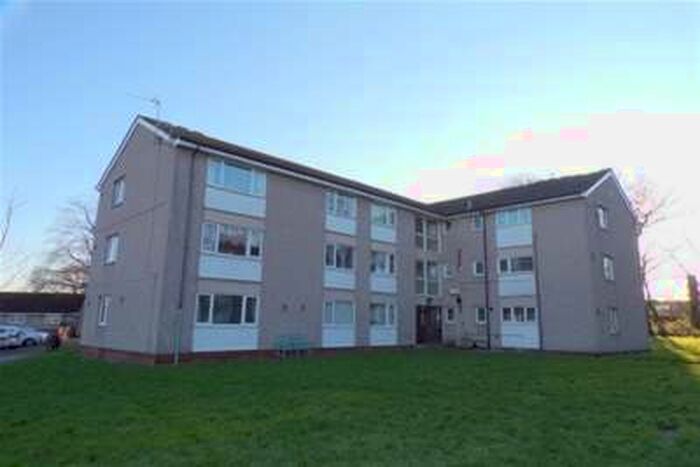 2 Bedroom Flat To Rent In Caernarvon Court, Bebington, CH63