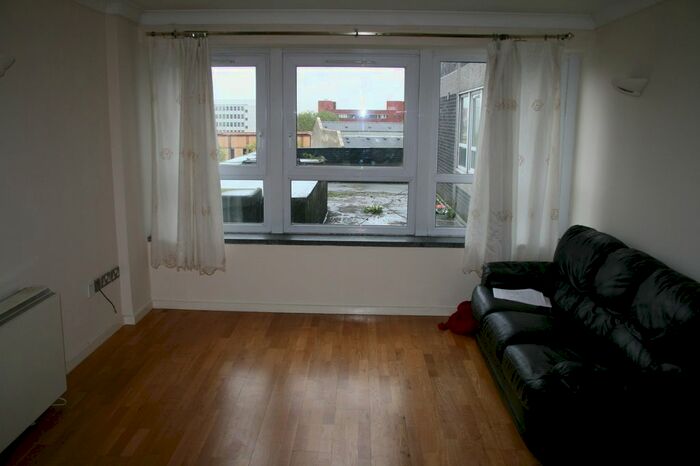 2 Bedroom Flat To Rent In Calderwood Street, Woolwich, London, SE18