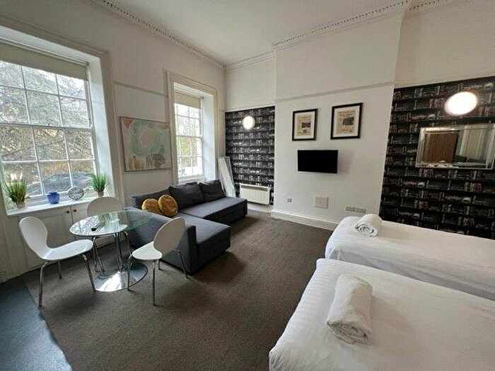 Studio To Rent In Berkeley Square, Bristol, BS8 - Photo 2