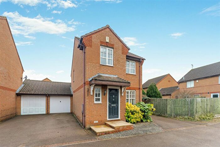 3 Bedroom Link Detached House For Sale In Brunswick Place, Banbury, OX16