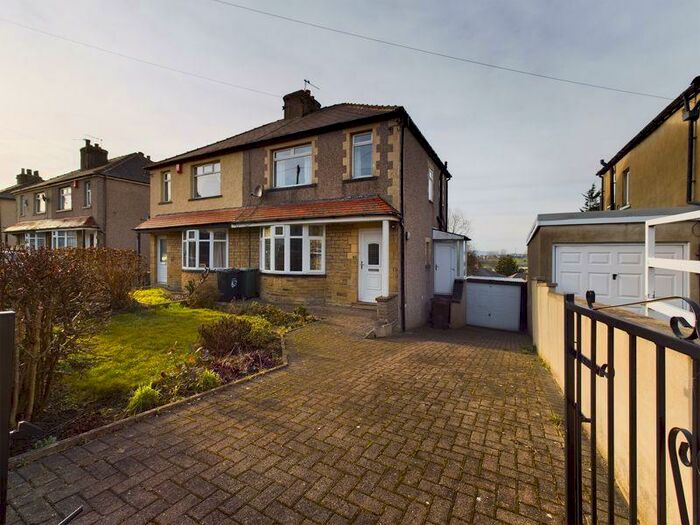 3 Bedroom Semi Detached House For Sale In Lodore Road, Bradford, BD2