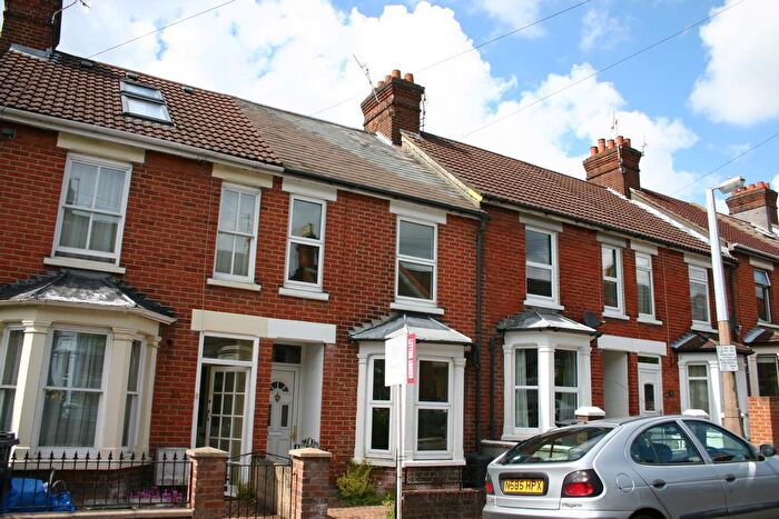 2 Bedroom Terraced House To Rent In Hamilton Road, Salisbury, SP1