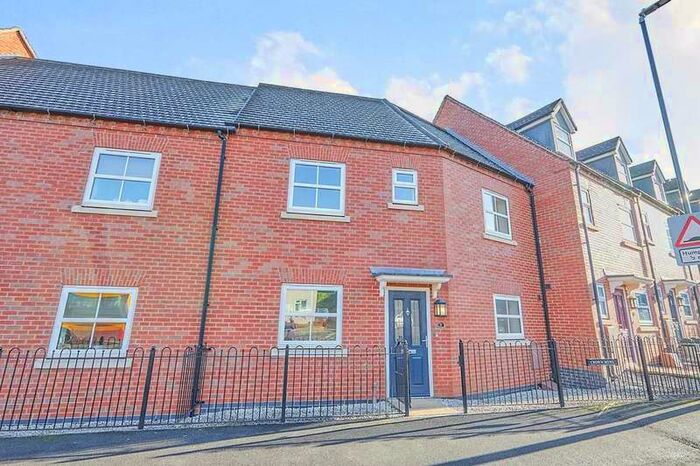 3 Bedroom House To Rent In Mount Pleasant Road, Castle Gresley, Swadlincote, Derbyshire, DE11