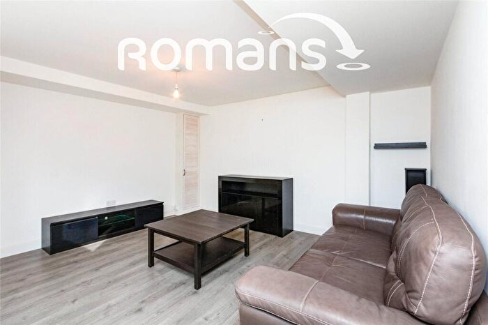 2 Bedroom Terraced House To Rent In Queens Road, Aldershot, GU11