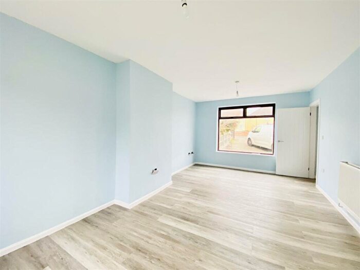 3 Bedroom House To Rent In Wheatacre Road, Clifton, Nottingham, NG11