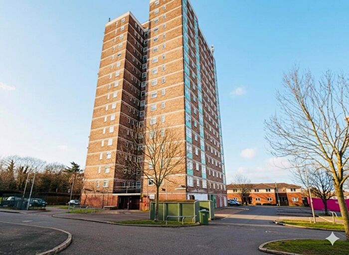 1 Bedroom Flat For Sale In Highview House, Hatch Grove, Romford, London, RM6