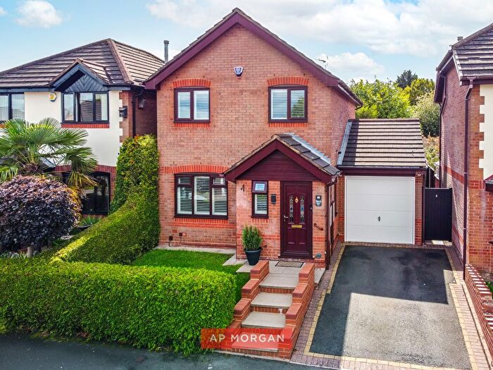 3 Bedroom Detached House For Sale In Bishops Gate, Northfield, Birmingham, West Midlands, B31