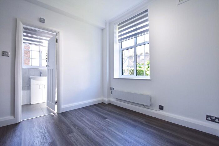 Studio To Rent In Mortimer Court, Abbey Road, London, NW8