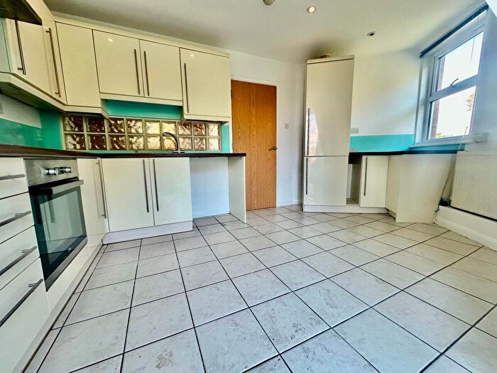 1 Bedroom Flat To Rent In Cheriton Road, Folkestone, CT20