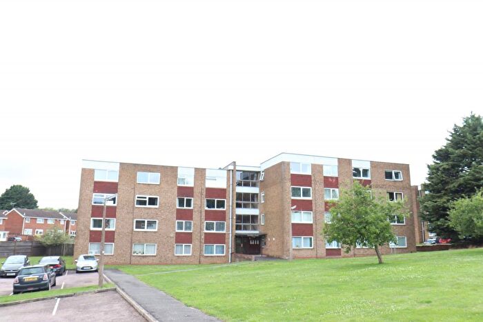 2 Bedroom Flat To Rent In , Scotfield Court, Handcross Road, Luton, LU2
