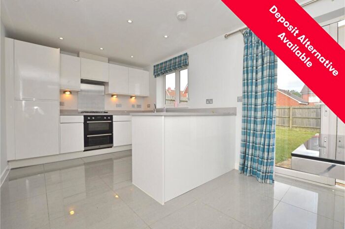 3 Bedroom Detached House To Rent In Westvale Road, Horley, Surrey, RH6