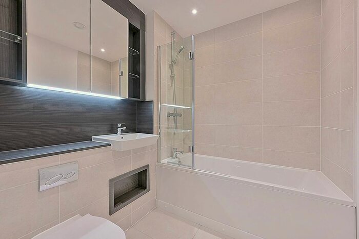 2 Bedroom Flat To Rent In Western Circus, East Acton, London, W3