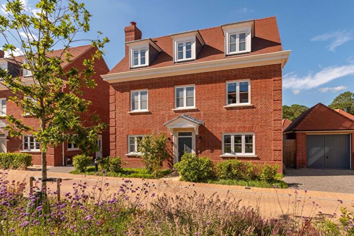 5 Bedroom Detached House For Sale In Barnet, Greater London, EN4